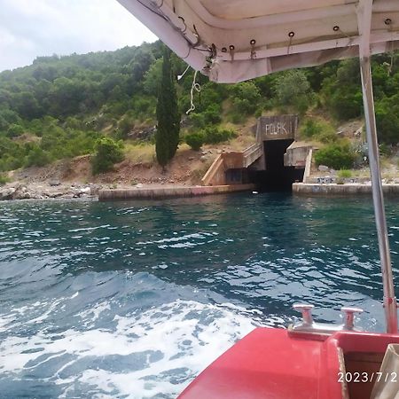 Glamping Peninsula Lustica Rose Βίλα Τίβατ Εξωτερικό φωτογραφία