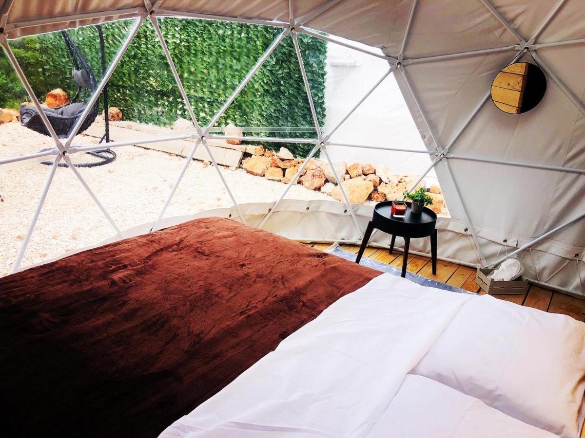 Glamping Peninsula Lustica Rose Βίλα Τίβατ Εξωτερικό φωτογραφία