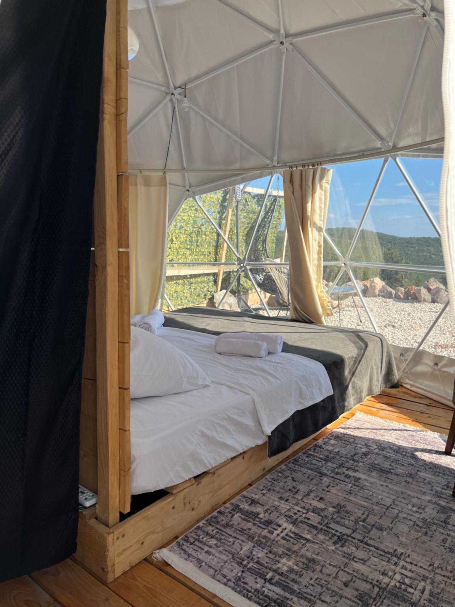 Glamping Peninsula Lustica Rose Βίλα Τίβατ Εξωτερικό φωτογραφία