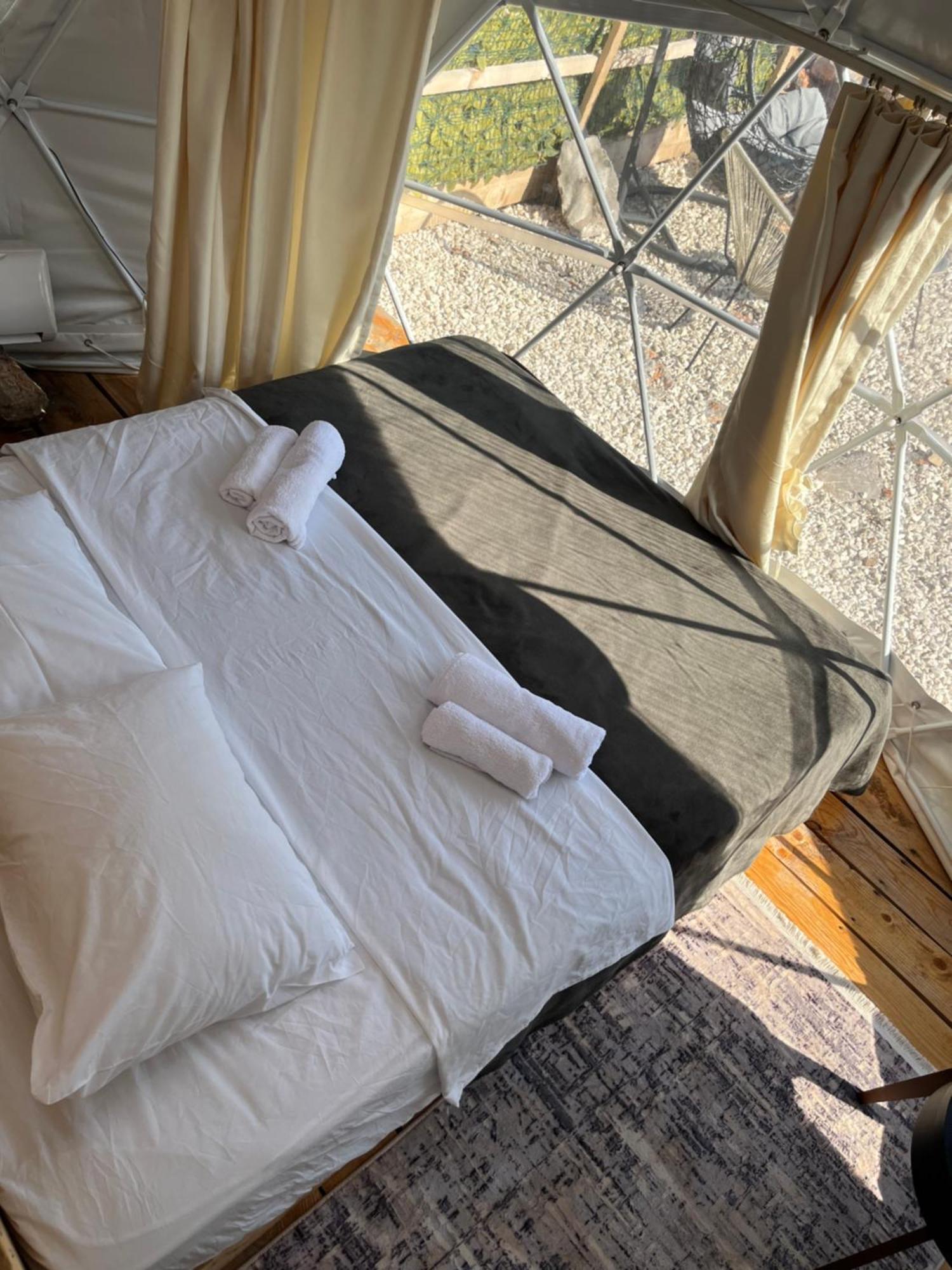 Glamping Peninsula Lustica Rose Βίλα Τίβατ Εξωτερικό φωτογραφία