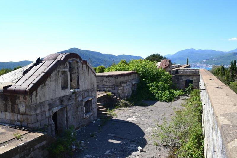 Glamping Peninsula Lustica Rose Βίλα Τίβατ Εξωτερικό φωτογραφία