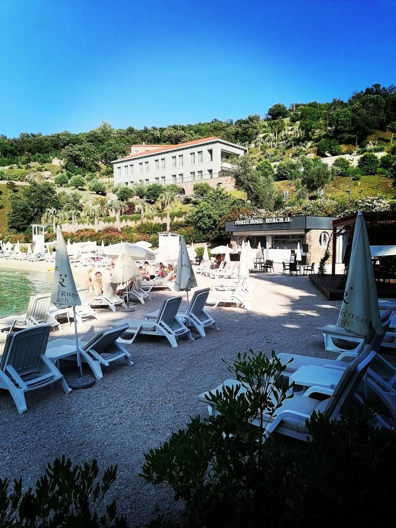 Glamping Peninsula Lustica Rose Βίλα Τίβατ Εξωτερικό φωτογραφία